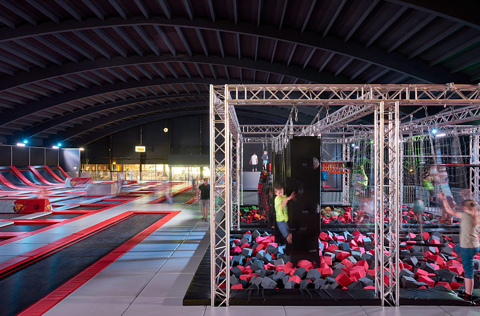 Ontdek Indoor Trampoline Park Jump XL Waalwijk ELI Play