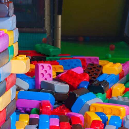 De bouwhoek voor kinderen in uw speeltuin