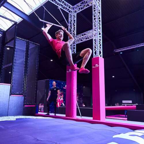 Trampolinepark trapeze | ELI Play