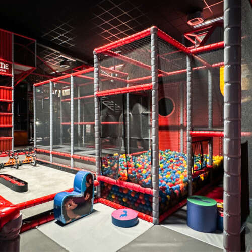 Aire de jeux la petite usine cholet ELI Play