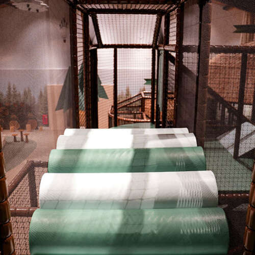 Natürliche Farbtöne im Indoor Spielplatz Schwarzwald Vier Jahreszeiten ELI Play